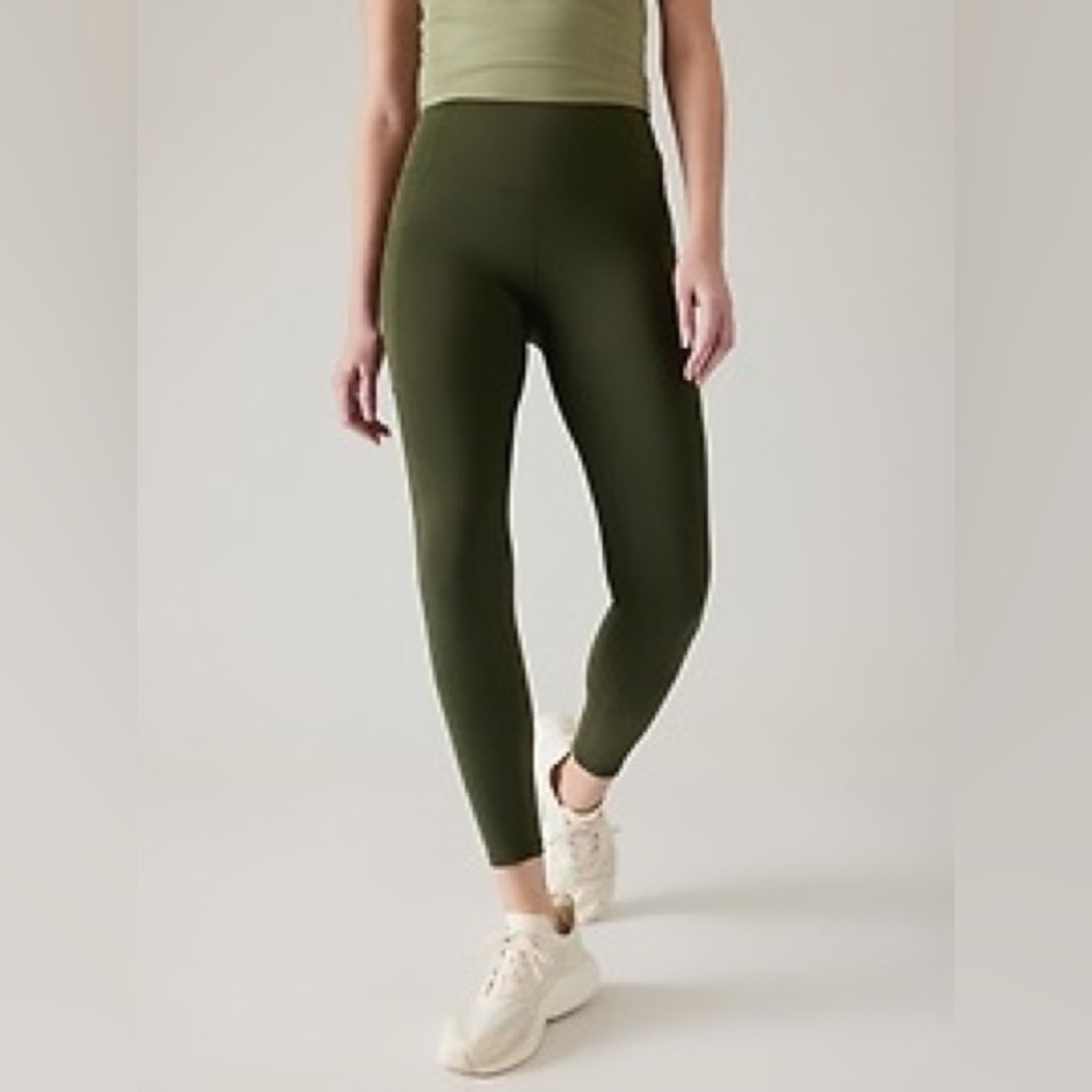 Athleta Ultimate Stash Pocket Tight Legging in Olive